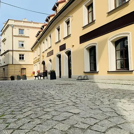 Pietrowy W Centrum Klodzka Z Darmowym Parkingiem Apartment