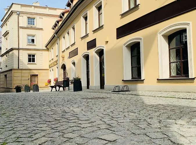 75m Dwupoziomowy Z Darmowym Parkingiem W Centrum Klodzka Lägenhet